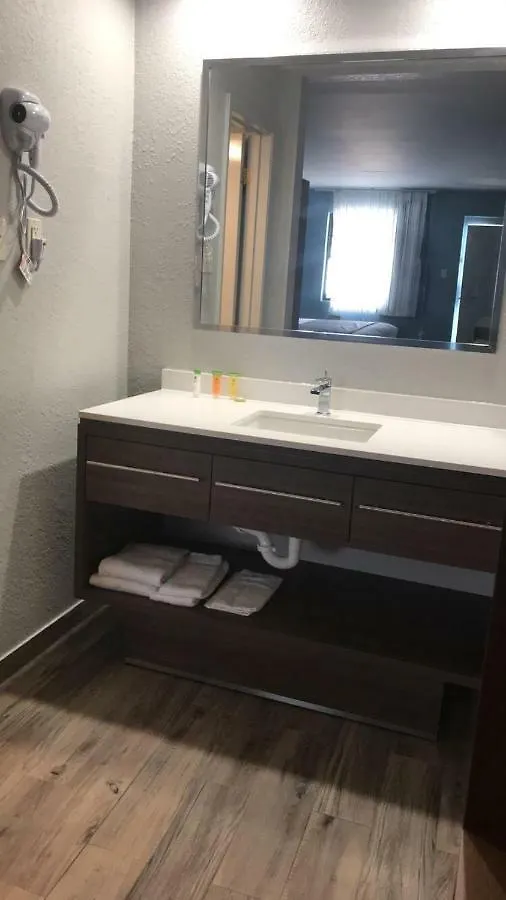 All Seasons Inn & Suites Memphis 2*,