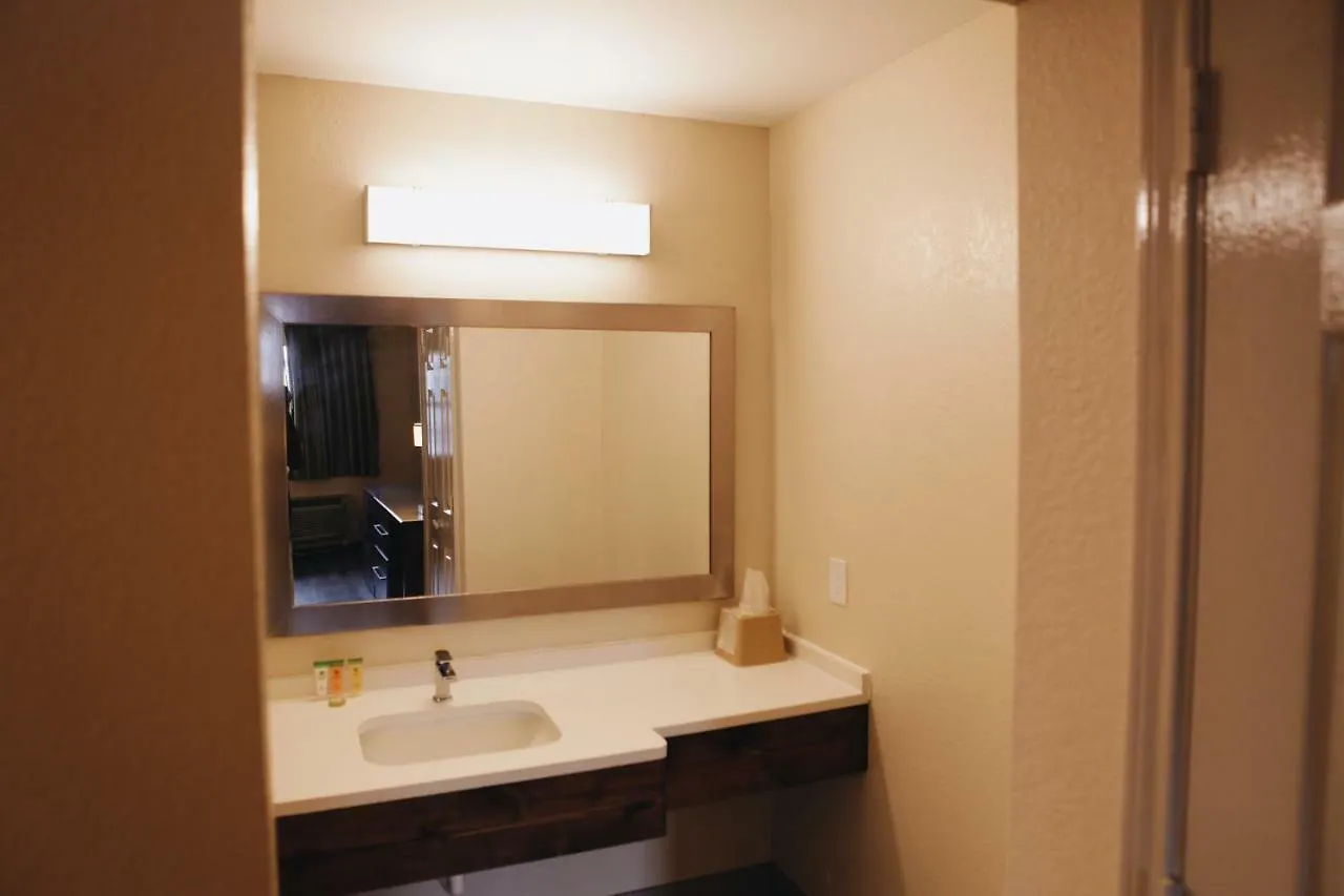 All Seasons Inn & Suites Memphis