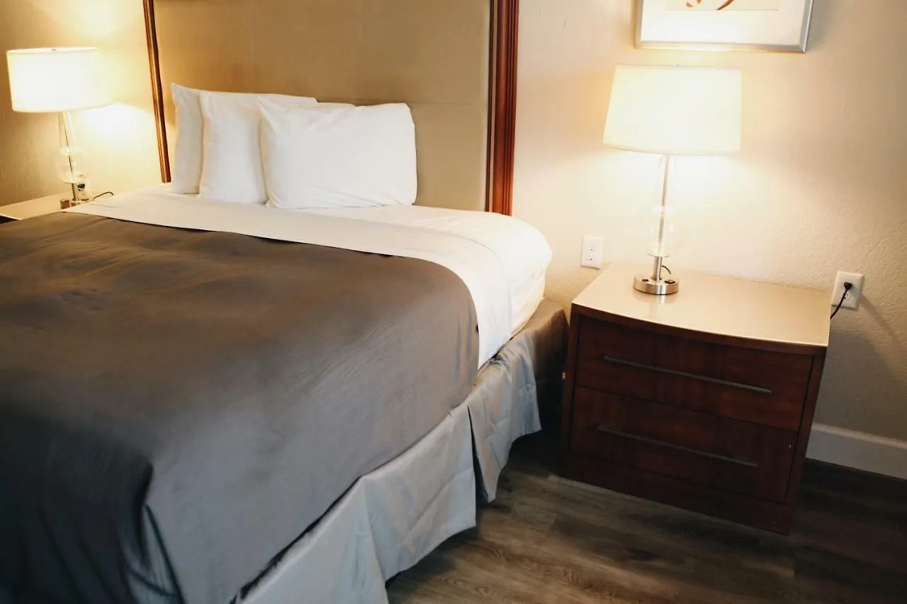 All Seasons Inn & Suites Memphis 2*,